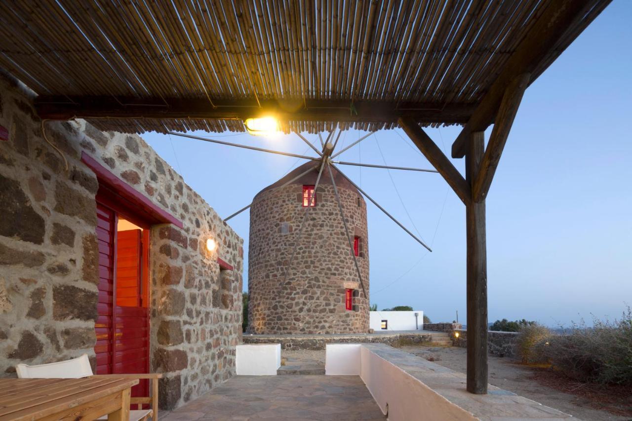 Marketos Windmill And Houses Tripití Exteriér fotografie