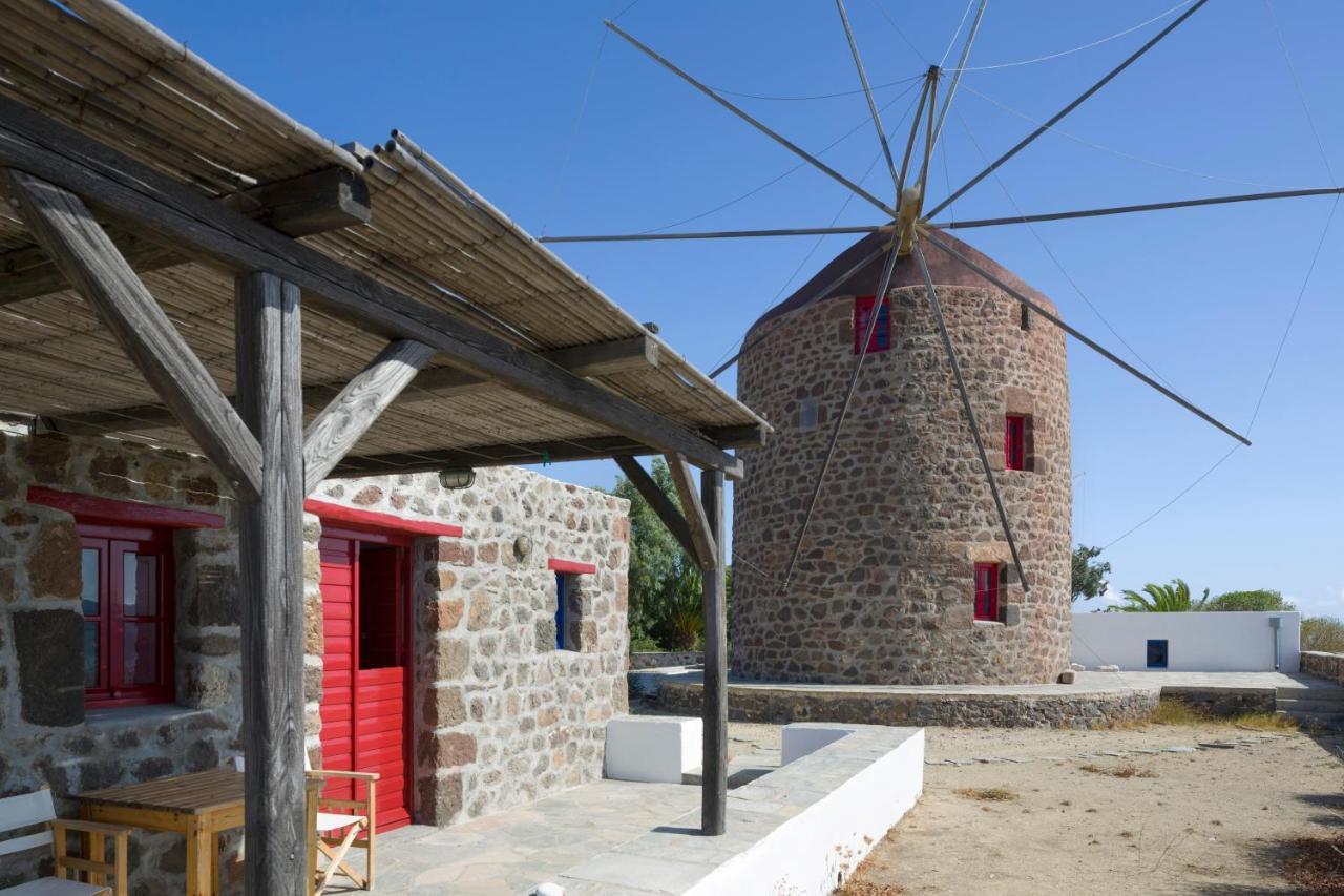 Marketos Windmill And Houses Tripití Exteriér fotografie