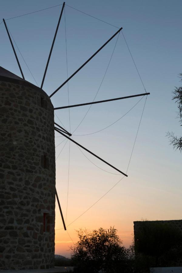 Marketos Windmill And Houses Tripití Exteriér fotografie