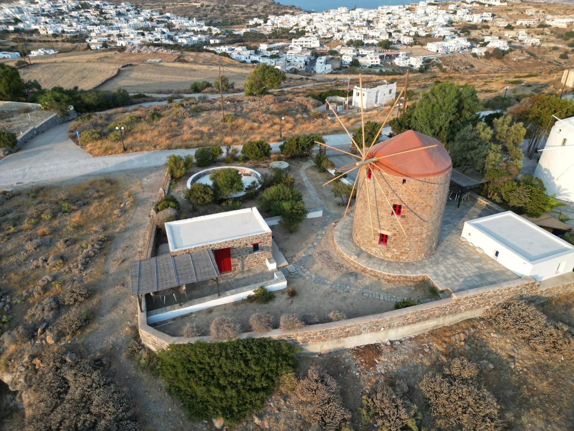 Marketos Windmill And Houses Tripití Exteriér fotografie